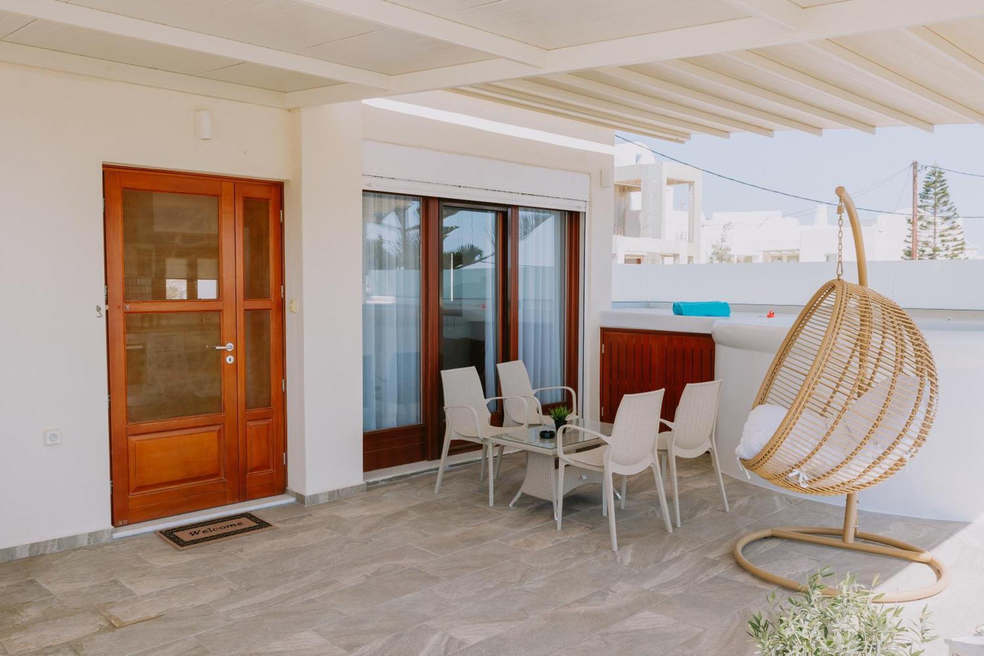 Sun Stories Suites Vóthon Екстериор снимка